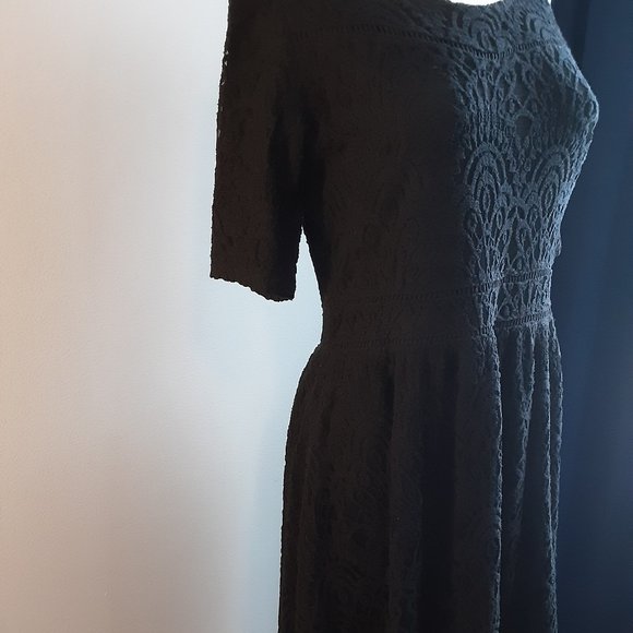 Black Lace Design Dress by DE COLLECTION - Picture 5 of 10
